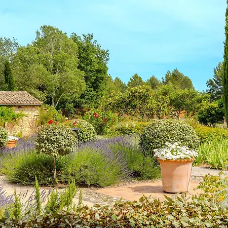 Family House For Rent In Roussillon Solandra